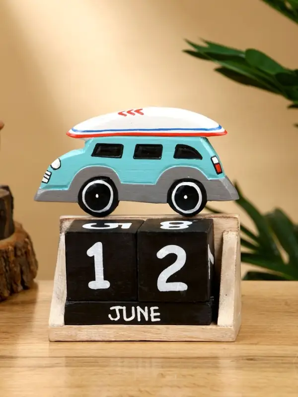 Календарь настольный "Машинка" дерево 11х5х14 см