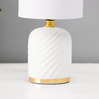 Настольная лампа "Рионфо" Е14 40вт белый 13х13х26 см Настольная лампа "Рионфо" Е14 40вт белый 13х13х26 см