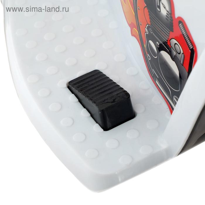 Электромобиль &laquo;Чоппер&raquo;, с аккумулятором, световые и звуковые эффекты, цвет белый