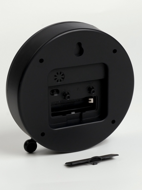 Часы будильник настольные, на батарейках, 13.5 х 4.5 х 14 см, циферблат 13.5 х 11.6 см