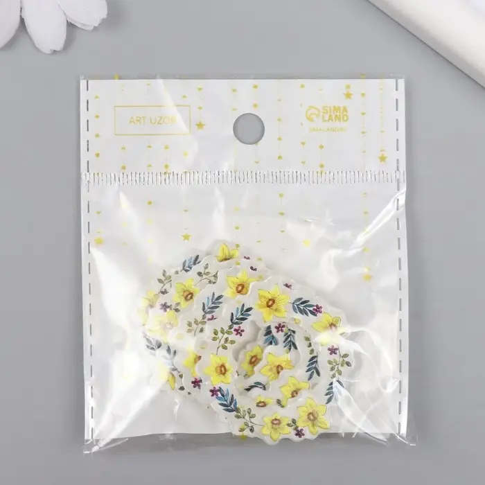 Декор для творчества акрил "Веночек с жёлтыми цветами" 0,2х3,9х3,9 см