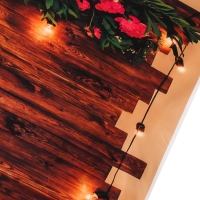 Фотофон винил "Пионы и фонарики на дощатая стене" 80х125 см Фотофон винил "Пионы и фонарики на дощатая стене" 80х125 см