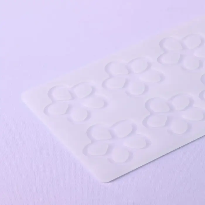 Форма для шоколада &laquo;Цветочки&raquo;, силикон, 8 ячеек, 21&times;11&times;0.3 см, прозрачная