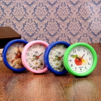 Часы - будильник настольные "Классика", дискретный ход, 9 х 9 см