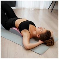 Массажный абмат (Abmat), подушка под поясницу 30&times;24&times;9,5 см, цвета МИКС