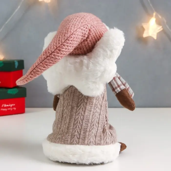 Кукла интерьерная "Ангелочек Марфуша в бежевом вязаном платье с сердечком" 35х15х11 см