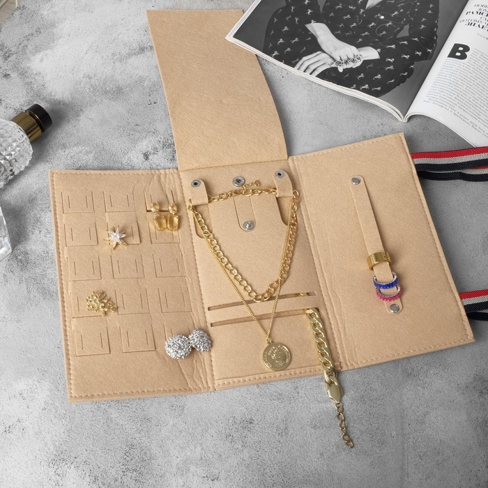 Органайзер для хранения украшений скручивающийся &laquo;Дорожный&raquo;, 23&times;26 см , цвет бежевый