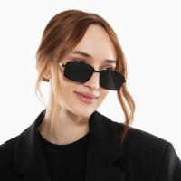 Очки солнцезащитные поляризационные, дужка 12.7 см, ширина 13.1 см, линза 3.8 х 5.8 см