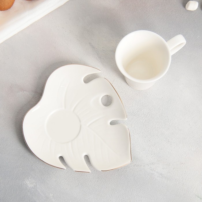 Чайная пара керамическая &laquo;Белая монстера&raquo;, кружка 100 мл, блюдце 15х14 см, цвет белый