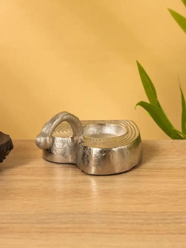 Подсвечник с ручкой "Сердце" алюминий 12х9,5х5,5 см