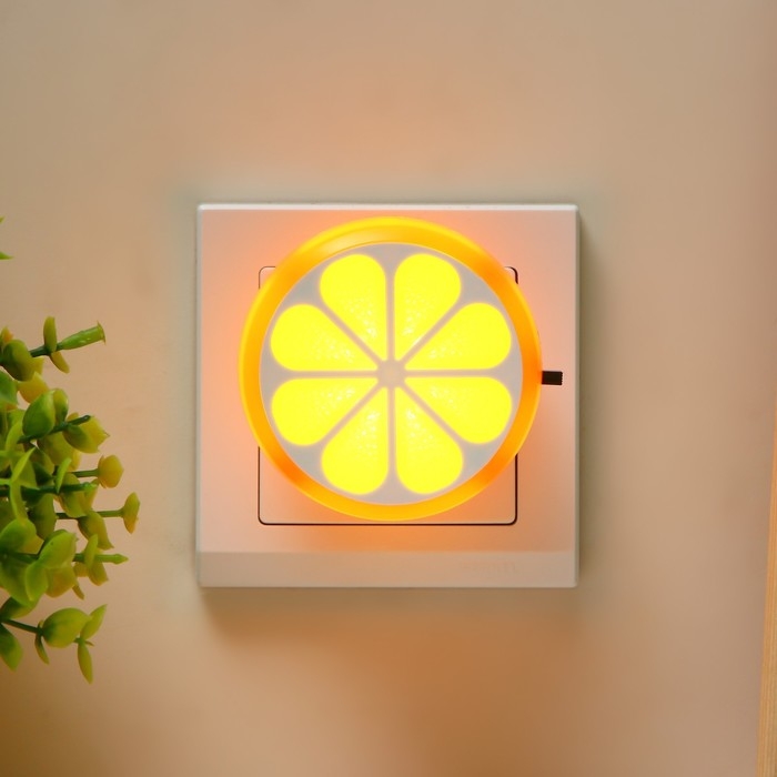 Ночник пластик LED 1W Ночник пластик LED 1W "Цитрус" 6,5х6,5х3,5 см RISALUX