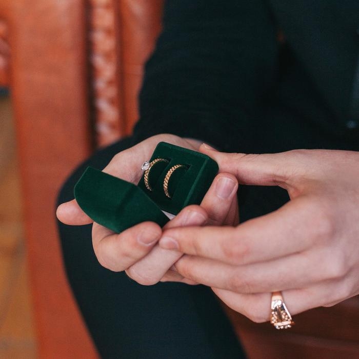 Футляр бархатный под серьги/кольца &laquo;Изумруд&raquo; 4,5&times;5, цвет зелёный, вставка зелёная