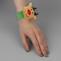 Игольница на браслете &laquo;Олень&raquo;, 23 &times; 7 см, цвет зелёный/коричневый