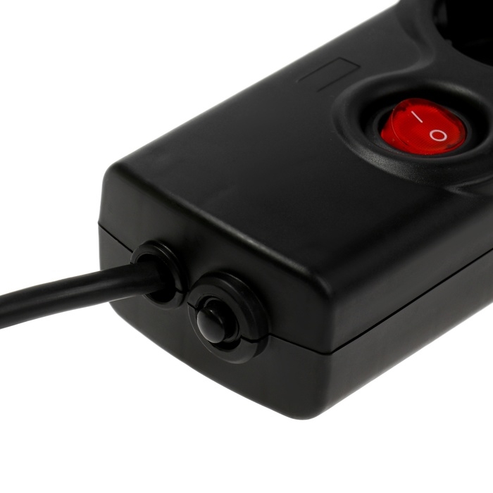 Сетевой фильтр Luazon Lighting, 5 розеток, 1,5 м, 2200 Вт, 3х0.75 мм2, 10 A, 220 В, c предохранителем, черный