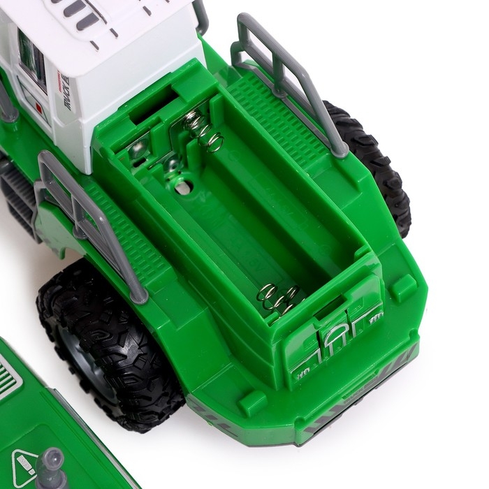 Экскаватор «Фермер», радиоуправляемый, работает от батареек, цвет зелёный Экскаватор «Фермер», радиоуправляемый, работает от батареек, цвет зелёный