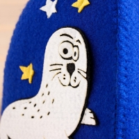 Шапка для бани с аппликацией "Игривый Тюлень" Шапка для бани с аппликацией "Игривый Тюлень"