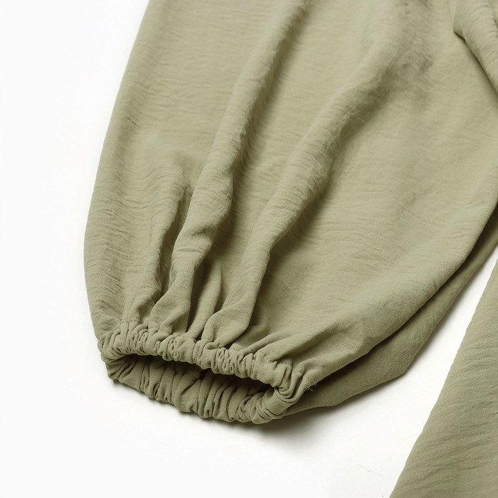 Платье женское MIST с глубоким вырезом р. 44, оливковый Платье женское MIST с глубоким вырезом р. 44, оливковый