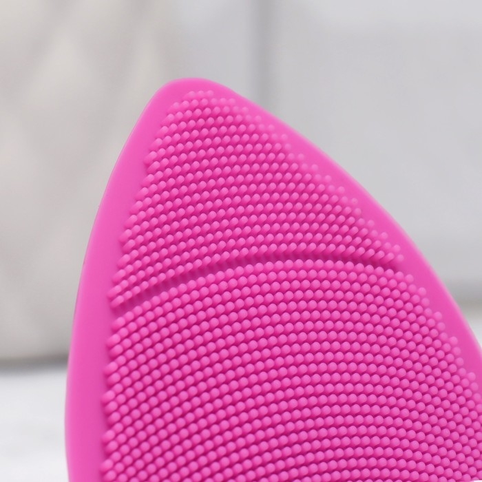 Щётка для умывания &laquo;Капля&raquo; на присоске, 9 &times; 7 см, цвет МИКС