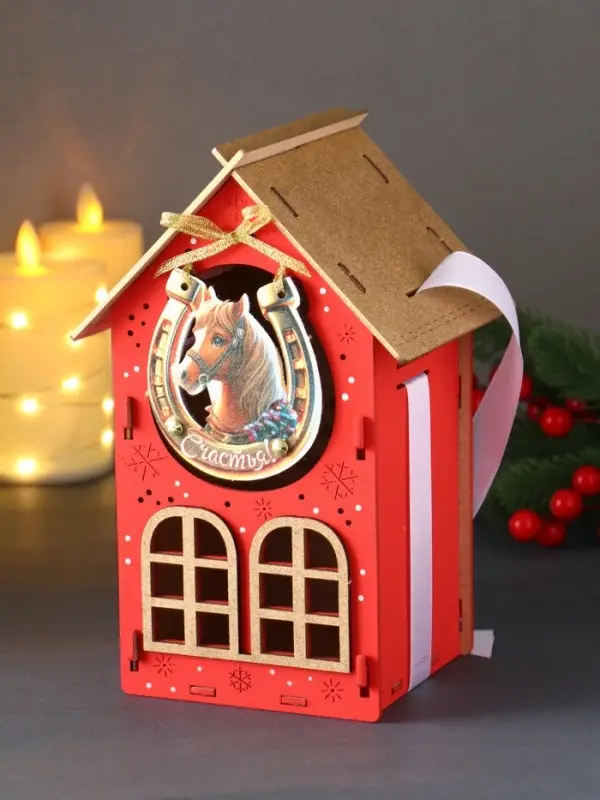 Шкатулка "Новогодний домик" с магнитом, 13,5х11,5х21 см, красный