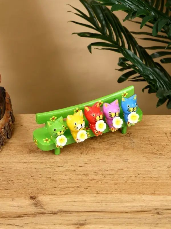 Сувенир "Котята на скамейке" дерево 19х8х6 см, цв. зелёный