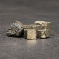 Набор для творчества "Пирит", колотый, фракция 1 - 1,5 см, 100 г Набор для творчества "Пирит", колотый, фракция 1 - 1,5 см, 100 г