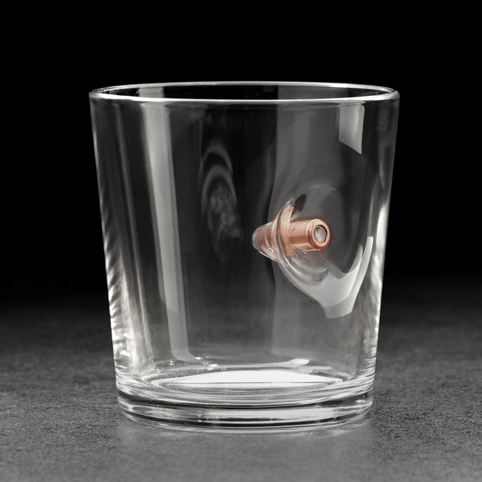 Набор стаканов для виски "Непробиваемые. Ода с пулей"