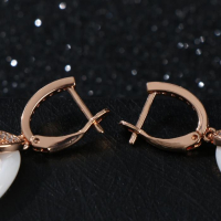 Серьги керамика &laquo;Овал&raquo; висячий, цвет белый в золоте