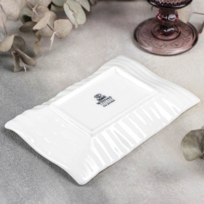 Блюдо фарфоровое Wilmax, 18&times;11,5 см, цвет белый