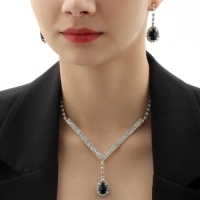 Набор 2 предмета: серьги, колье «Элит» капли треугольник, цвет чёрно-белый в серебре Набор 2 предмета: серьги, колье «Элит» капли треугольник, цвет чёрно-белый в серебре