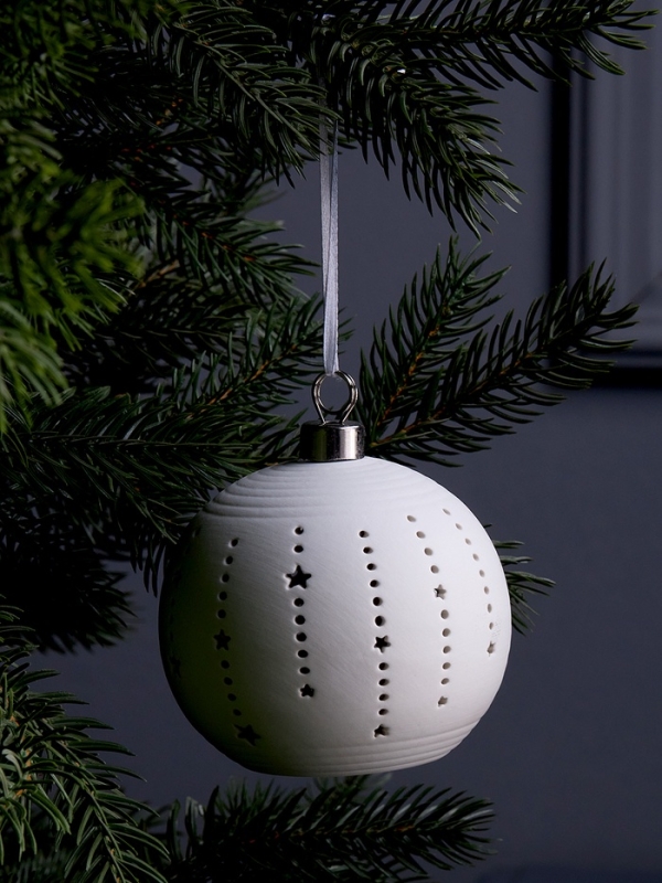 Елочный шар "Звезды" 9х9х9.8 см, 1 LED, LR44x3(в компл.), свечение тёплое белое