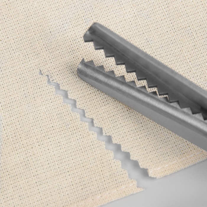 Ножницы &laquo;Зигзаг&raquo;, 8", 23 см, шаг - 3,5 мм, цвет красный/чёрный