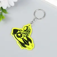 Брелок пластик светоотражающий "Космонавт верхом на ракете"  5,5х5,5 см