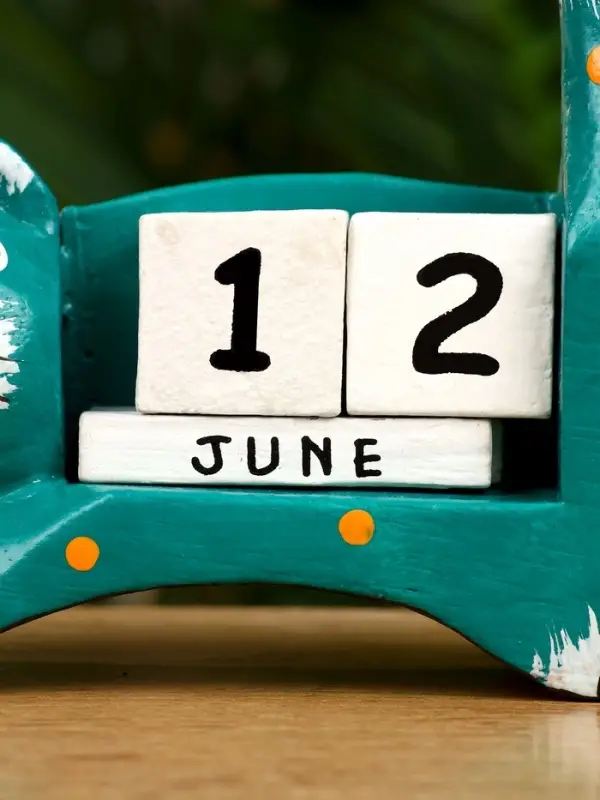 Календарь настольный &laquo;Кошка&raquo;, 14&times;5.4&times;10 см, дерево, зелёный