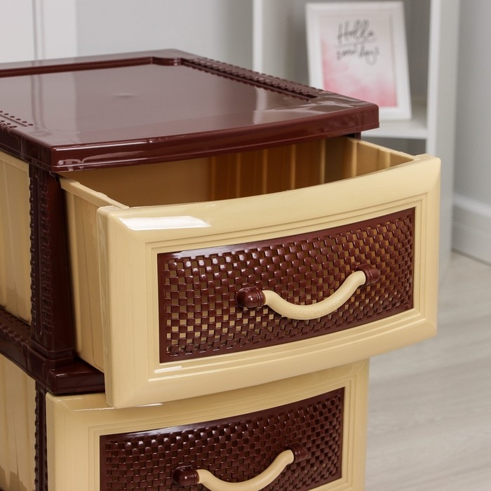 Комод 3-х секционный &laquo;Дельфин&raquo;, бежево-коричневый