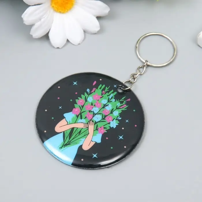 Брелок PVC "Девушка с букетом" 6,2х6,2 см