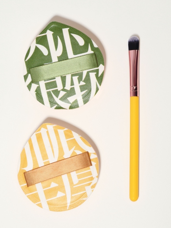 Набор д/макияжа 3 пред: 2 пуховки, 1 кисть латекс/нейлон/пластик зип QF