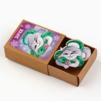 Новогодний значок в коробочке &laquo;Новый год: Новогодний котик&raquo; 3,5 х 4,5 см