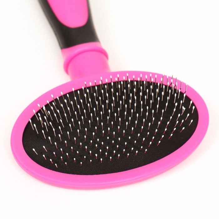 Пуходерка пластиковая мягкая с закругленными зубьями, средняя, 9,5 х 16 см, розовая Пуходерка пластиковая мягкая с закругленными зубьями, средняя, 9,5 х 16 см, розовая