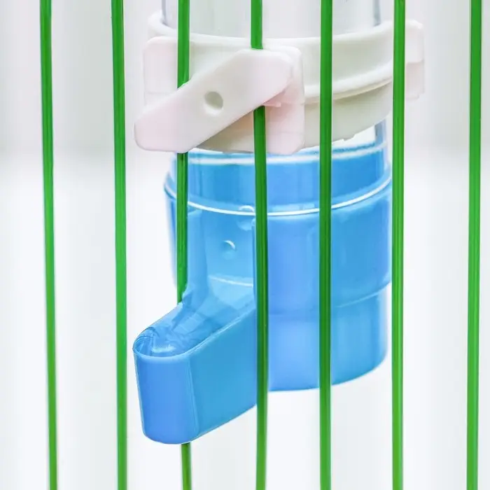 Поилка для птиц 3,3 х 17 см, 120 мл, синяя