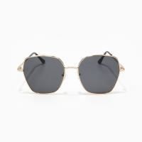 Очки солнцезащитные uv 400, дужка 14 см, ширина 13.1 см, линза 5.6 х 5.7 см