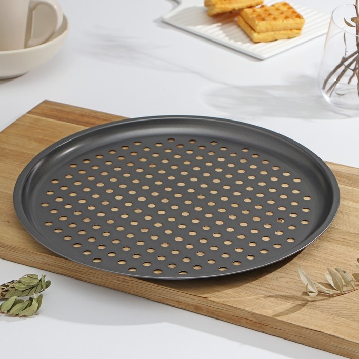 Форма для пиццы Доляна &laquo;Жаклин&raquo;, 33&times;1.5 см, перфорированная, антипригарное покрытие, цвет чёрный