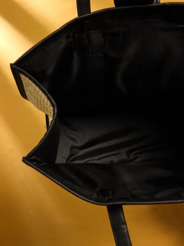 Сумка плетёная на застёжке из пандана 41х16х50 см, бежево-чёрный