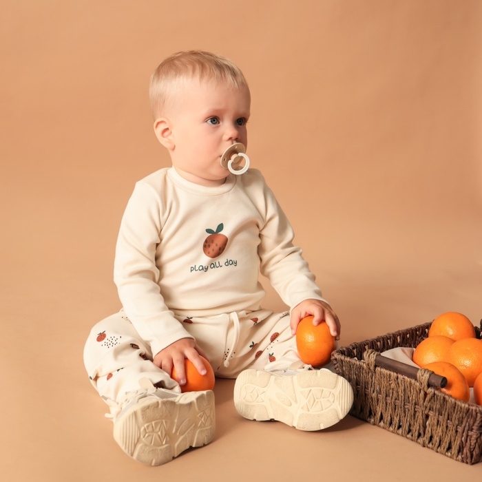 Футболка с длинным рукавом Крошка Я Oranges, рост 80-86 см, молочная