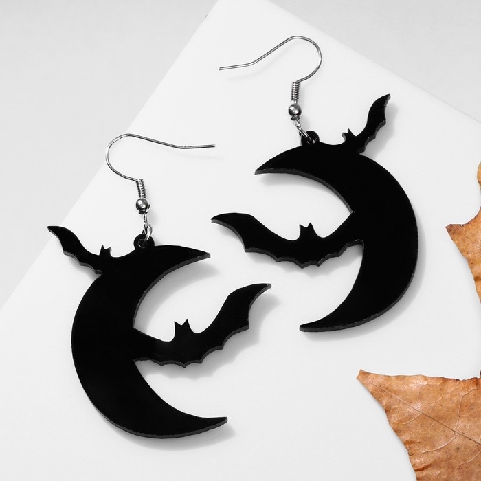 Серьги акрил &laquo;Ночь&raquo; месяц и летучие мыши, цвет чёрный в серебре