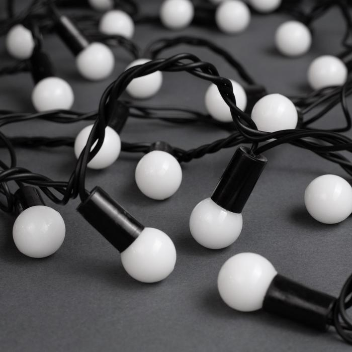 Гирлянда &laquo;Нить&raquo; 10 м с насадками &laquo;Шарики 1.5 см&raquo;, IP44, тёмная нить, 100 LED, свечение бело-синее, мигание, 220 В