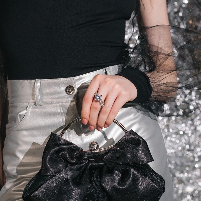 Кольцо «Драгоценность» роскошь, цвет белый в серебре, размер 18 Кольцо «Драгоценность» роскошь, цвет белый в серебре, размер 18