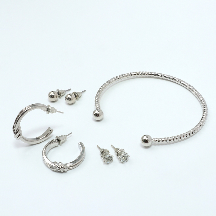 Набор 4 предмета: 3 пары серьги, 1 браслет &laquo;Блеск&raquo; фонд, цвет белый в серебре