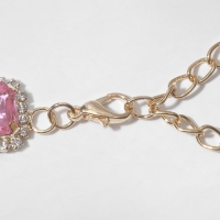 Колье &laquo;Драгоценность&raquo; квадраты в стразах, цвет бело-розовый в золоте, 32 см