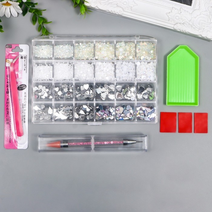 Набор для творчества Набор для творчества "Белый" набор 24 вида, инструмент, пинцет, подставка, мат 2,5х12х18 см