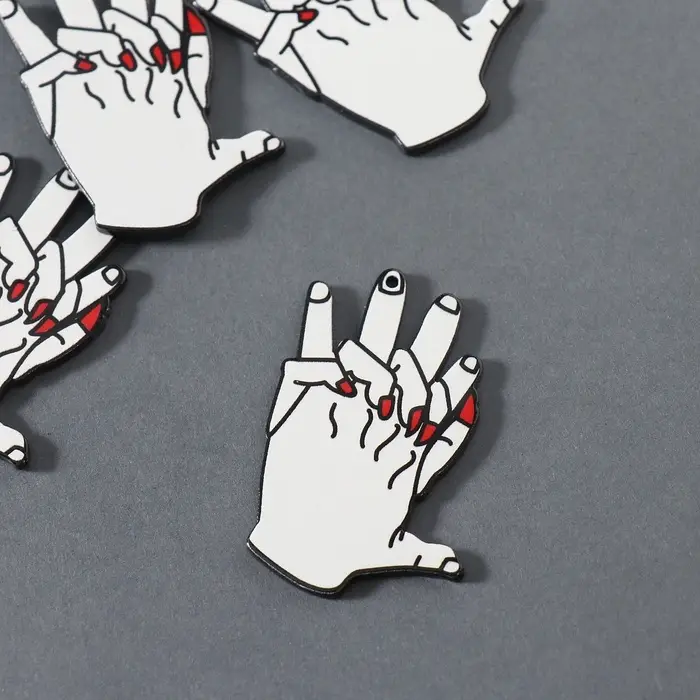 Декор для творчества акрил "Объятие рук" 4,4х3,2х0,2 см